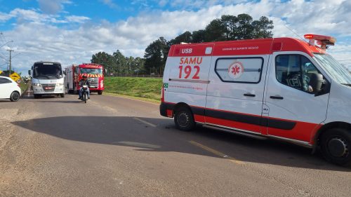 Homem quebra a perna após colisão na marginal da rodovia BR-277 Imagem referente a Homem quebra a perna após colisão na marginal da rodovia BR-277