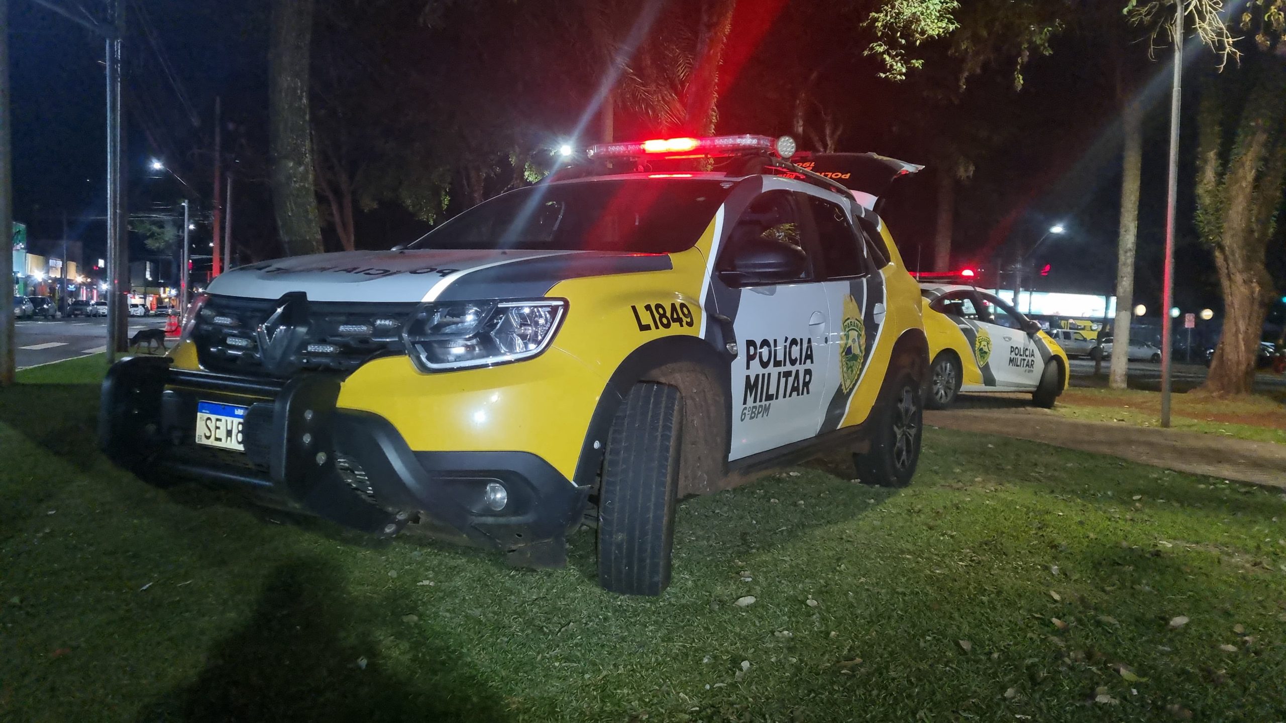 PM faz bloqueio de trânsito na Av. Brasil diante da Operação Sinergia