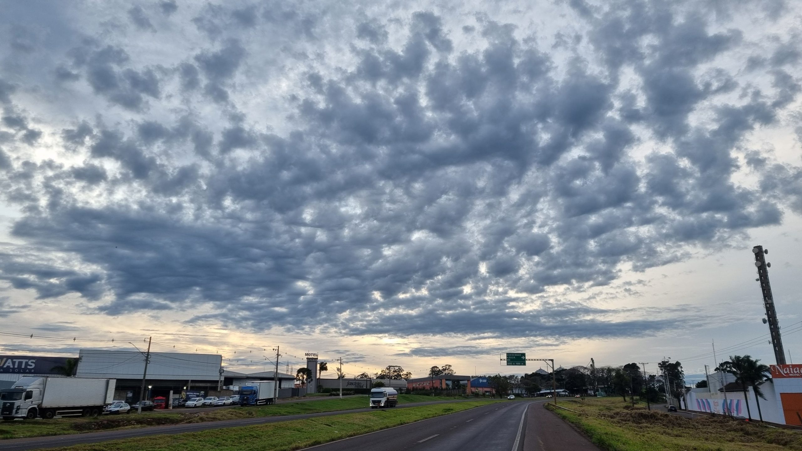 Chuva à vista: Cascavel deve ter noite molhada neste sábado