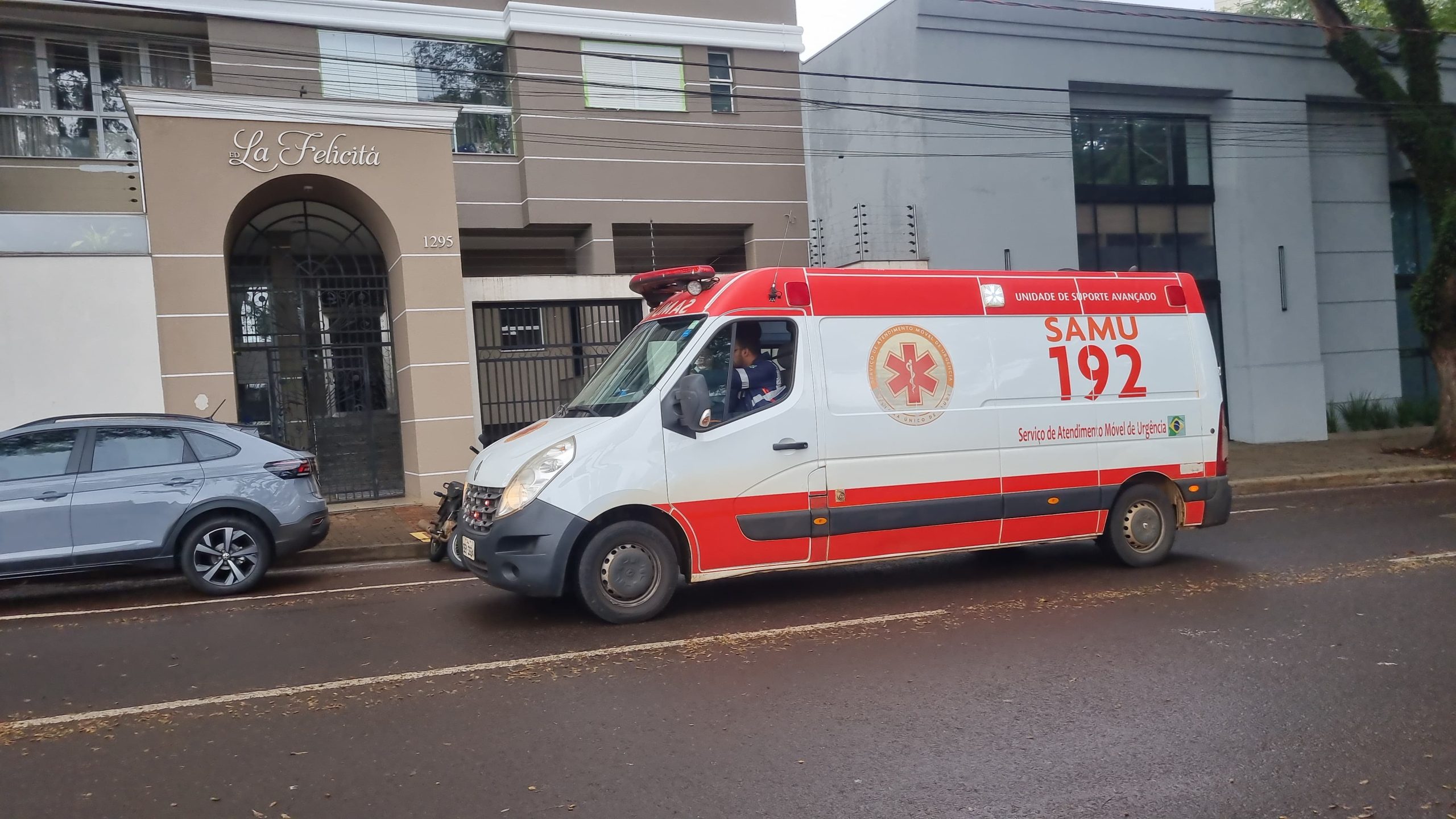 Idoso é socorrido pelo Samu após sonda se soltar em apartamento no Centro de Cascavel