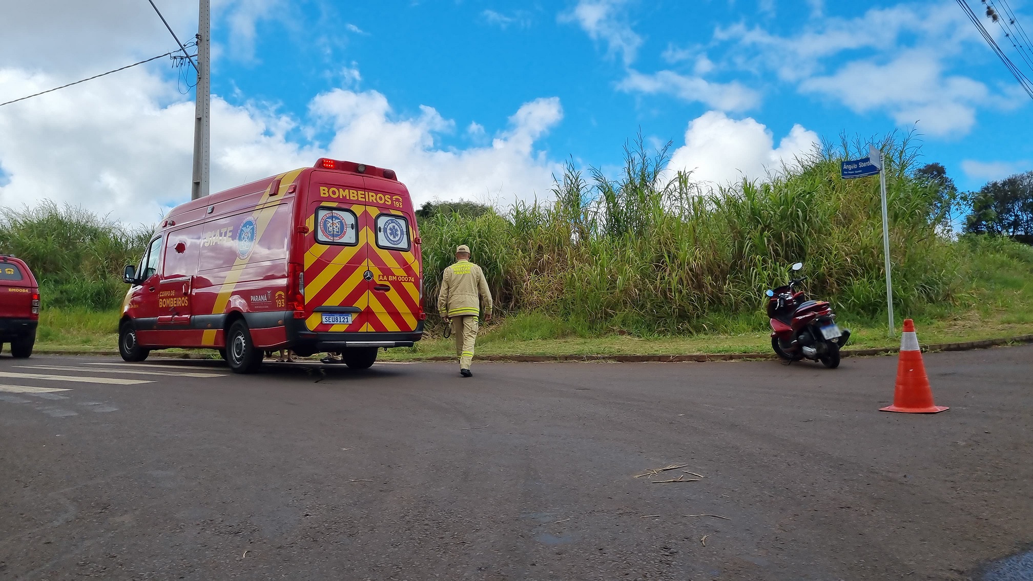 Ambulância do Siate se envolve em acidente enquanto se deslocava para ocorrência no Cascavel Velho