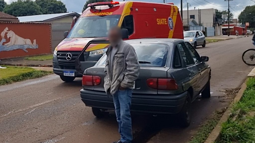 Condutor do Escort é autuado após acidente no Cascavel Velho Condutor do Escort é autuado após acidente no Cascavel Velho
