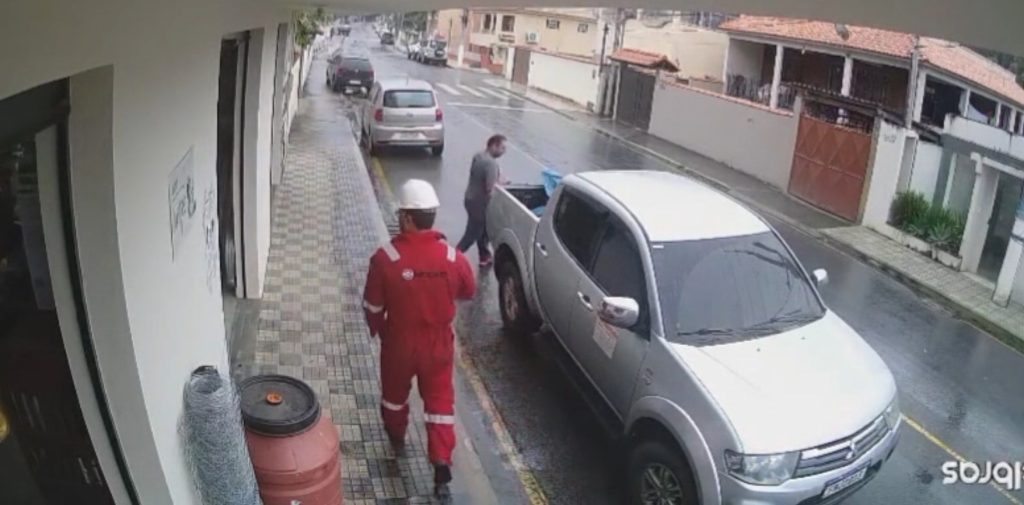 Empresário é executado por pistoleiro disfarçado Empresário é executado por pistoleiro disfarçado
