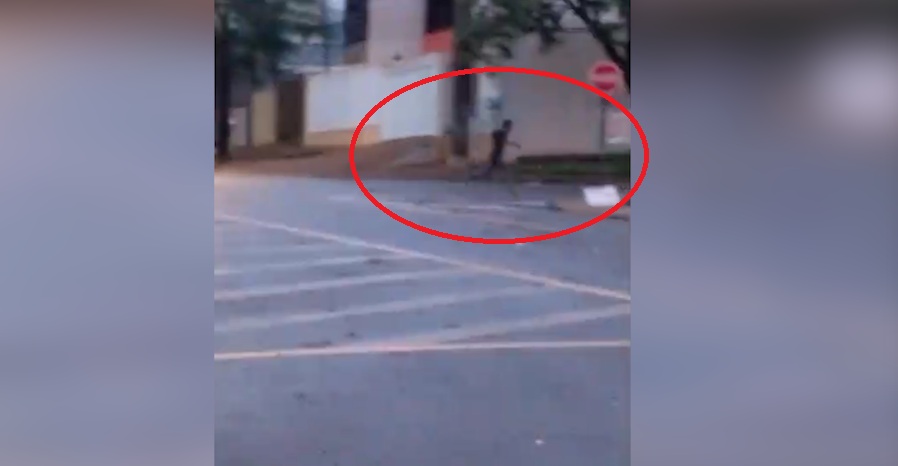 Pegos no flagra! Dono chega em barracão e coloca suspeitos para correr em Cascavel