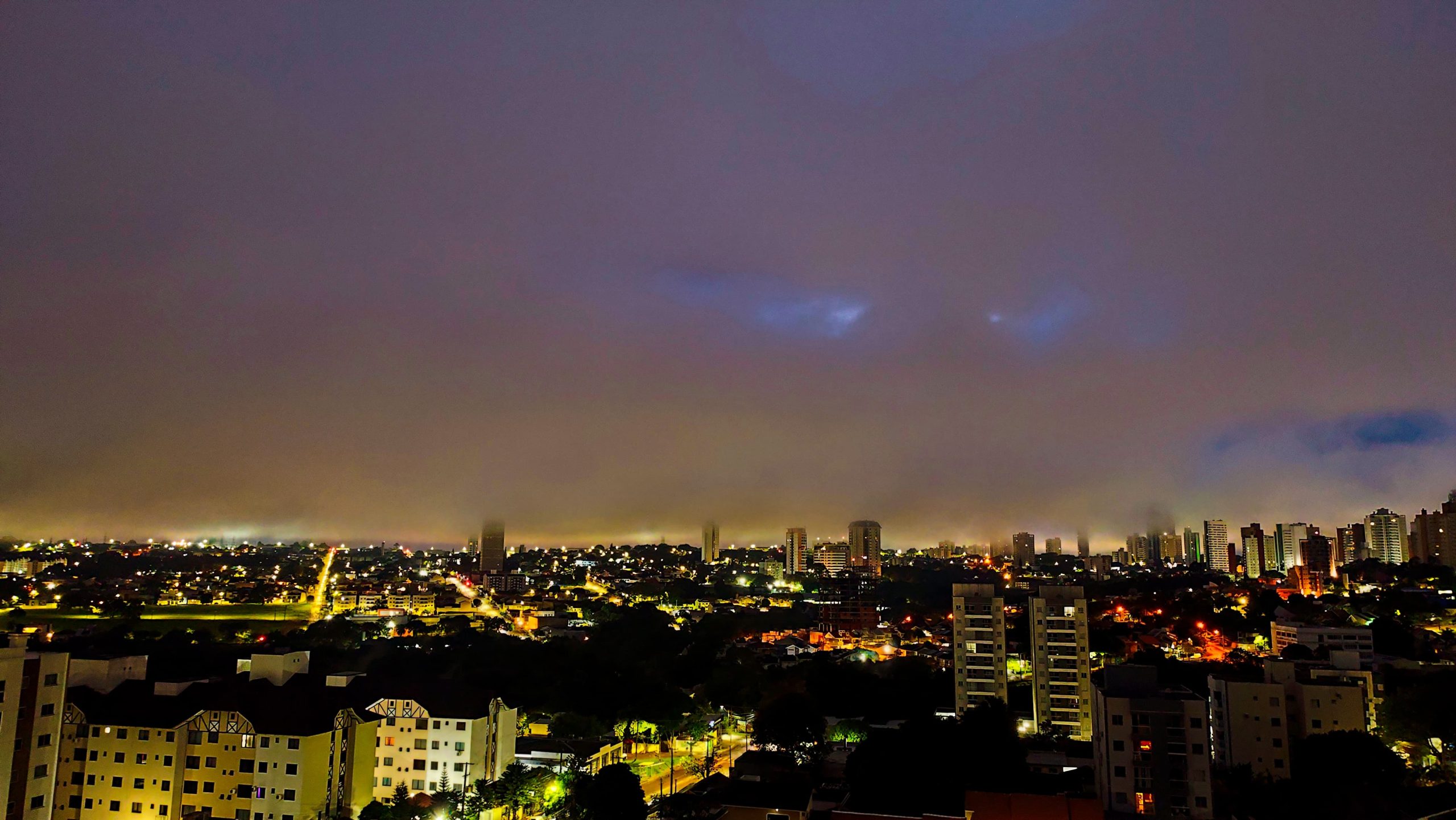 Cascavel na Névoa: Outono segue trollando com vento e nuvens