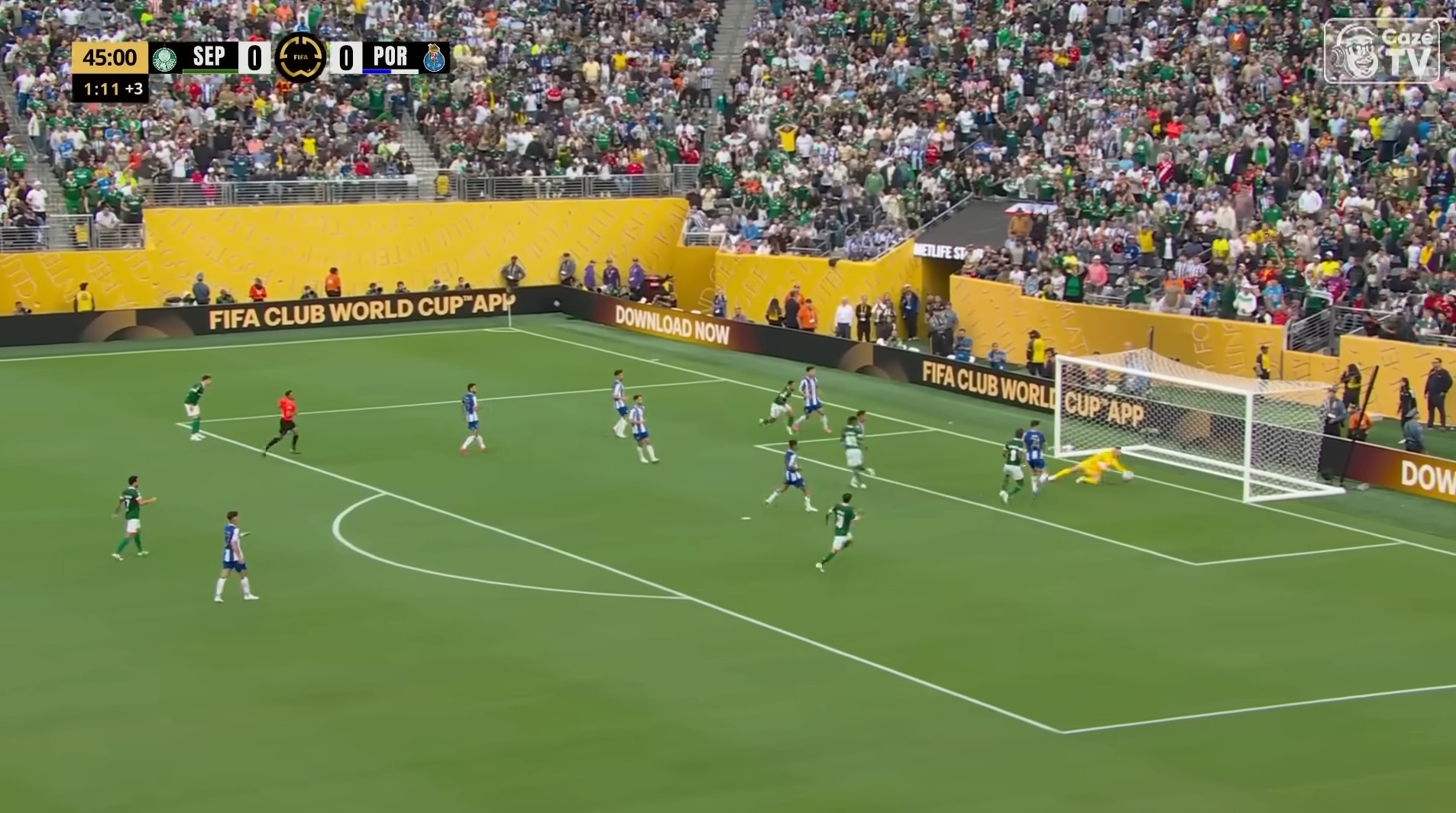 Palmeiras empilha chances, para no goleiro do Porto e empata na estreia do Mundial