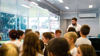 Com atividades gratuitas, Carreta da Inovação chega a Fênix e Prado Ferreira