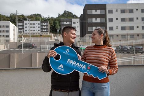 Por meio do Casa Fácil, 368 famílias de Campo Largo recebem imóveis próprios Imagem referente a Por meio do Casa Fácil, 368 famílias de Campo Largo recebem imóveis próprios