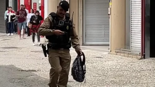 Esquadrão Antibombas é acionada à lotérica e, após repercussão, mulher volta buscar ‘bolsa esquecida’