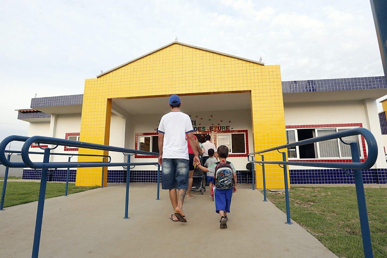 Licitação de R$ 7,3 milhões busca adquirir alarmes e equipamentos de segurança para escolas de Cascavel Licitação de R$ 7,3 milhões busca adquirir alarmes e equipamentos de segurança para escolas de Cascavel