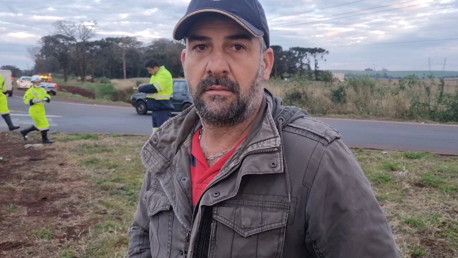 Caminhoneiro afirma que Corolla Cross atravessou contorno e ele não pôde fazer nada