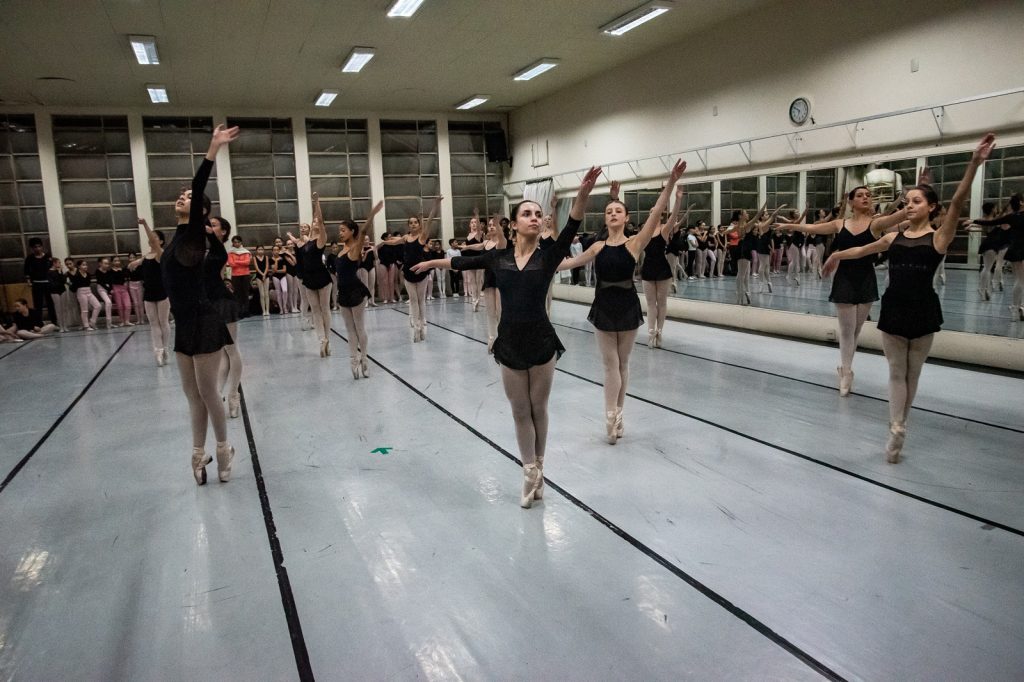 ALGO/RITMO: novo espetáculo da Escola de Dança Teatro Guaíra estreia em julho