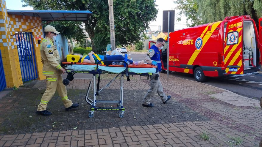 Aluna é socorrida pelo Siate em escola no Pioneiros Catarinenses