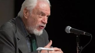 Escritor Cícero Sandroni, membro da ABL, morre aos 90 anos