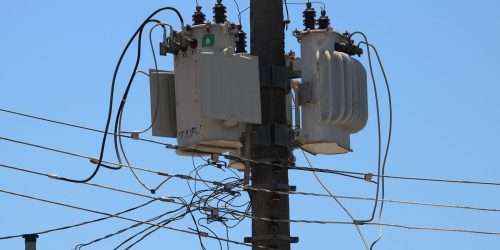 RJ: ação contra furto de cabos elétricos cumpre 35 mandados no estado Imagem referente a RJ: ação contra furto de cabos elétricos cumpre 35 mandados no estado