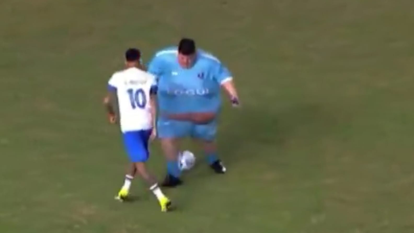 Neymar brilha em jogo com influencers na Vila Belmiro e revela quase ida ao Fluminense
