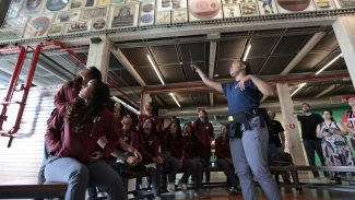 SP: torcedores acompanham o Campeonato Feminino no Museu do Futebol