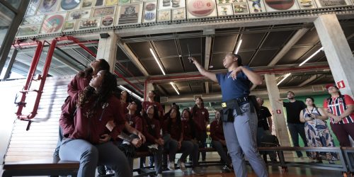 SP: torcedores acompanham o Campeonato Feminino no Museu do Futebol Imagem referente a SP: torcedores acompanham o Campeonato Feminino no Museu do Futebol