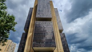 Copom eleva juros básicos da economia para 15% ao ano
