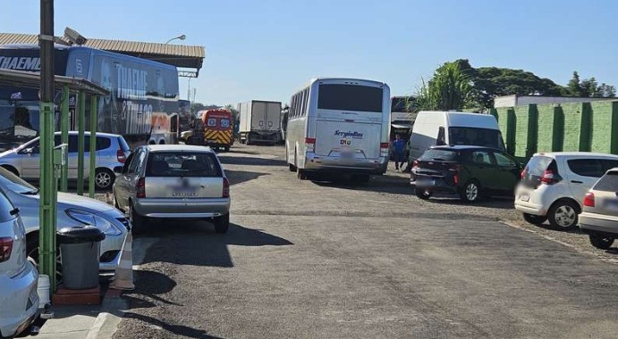Mecânico morre após ser esmagado por ônibus em Londrina Mecânico morre após ser esmagado por ônibus em Londrina