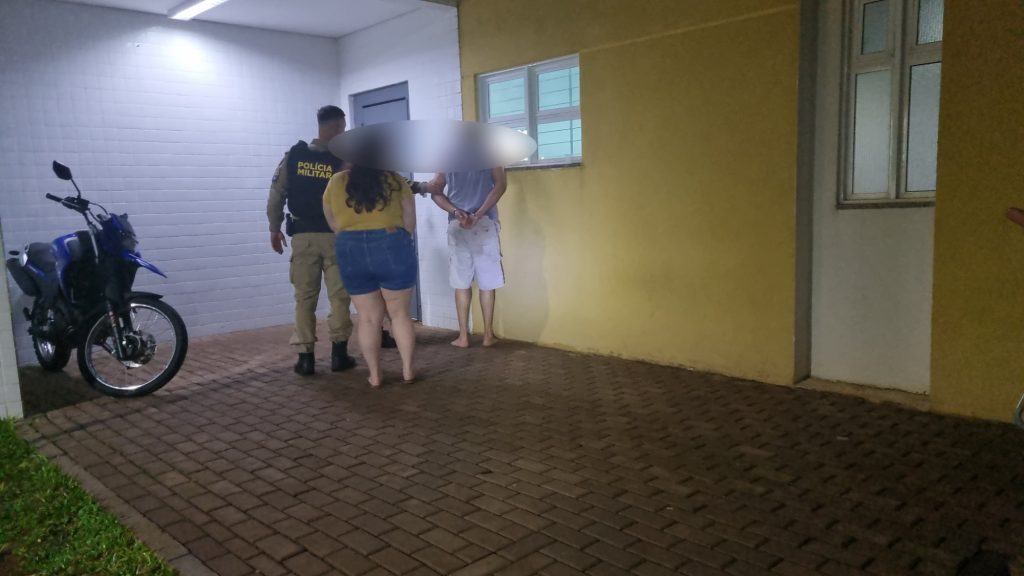 Noite de terror: Rapaz ameaça atear fogo na companheira