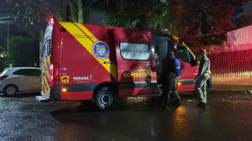 Mulher de 37 anos é resgatada após queda na região central