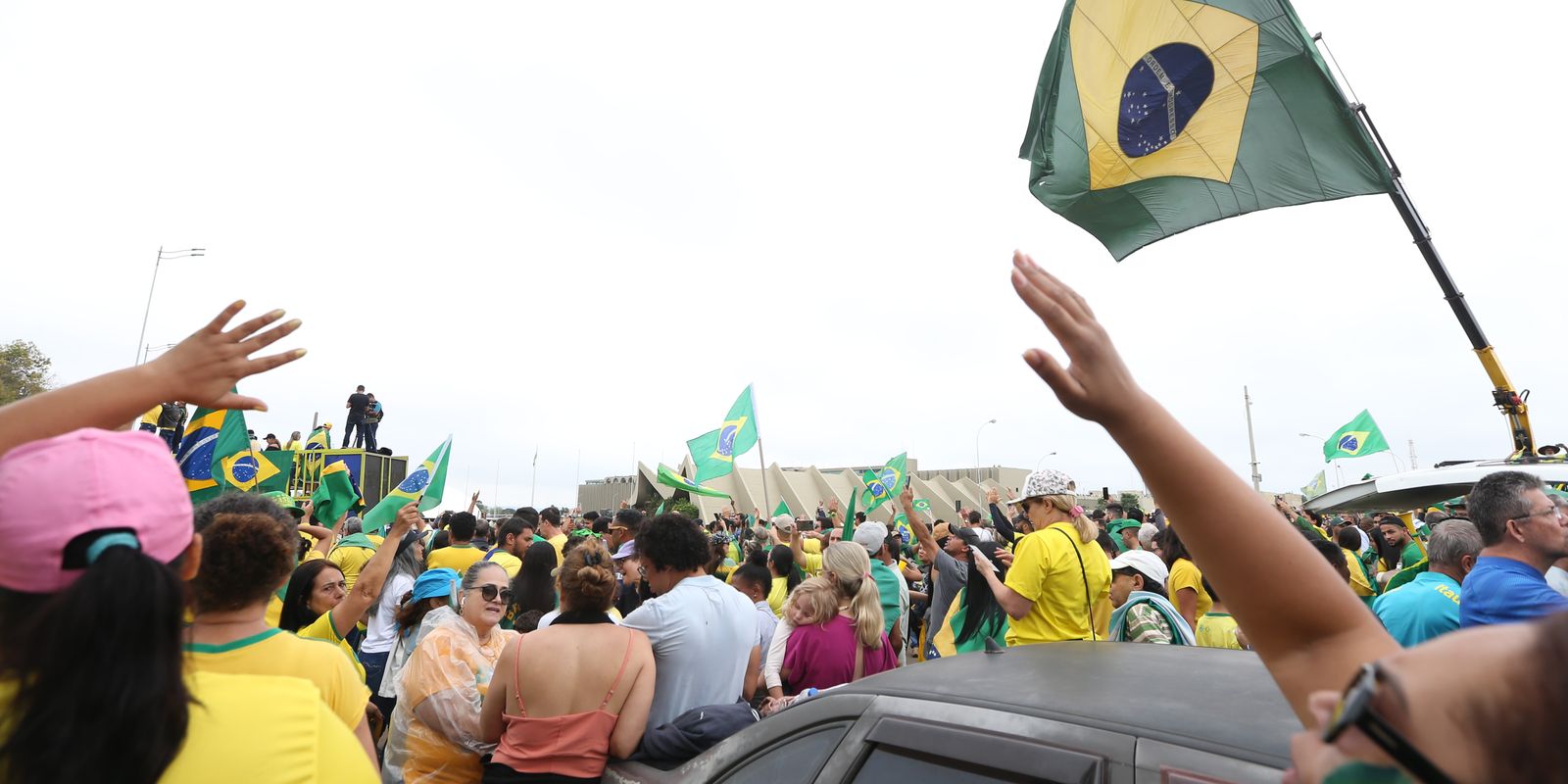 Moraes vota para condenar acusado de liderar acampamento golpista