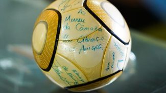 Moraes vota por condenar acusado de furtar bola autografada por Neymar