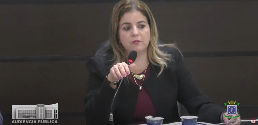 Secretária revela: desde janeiro já somam 41 mil dias de atestados para profissionais da educação