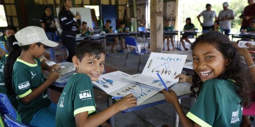 “Z de zangão”: projeto aproveita vivências para alfabetizar no mangue Imagem referente a “Z de zangão”: projeto aproveita vivências para alfabetizar no mangue