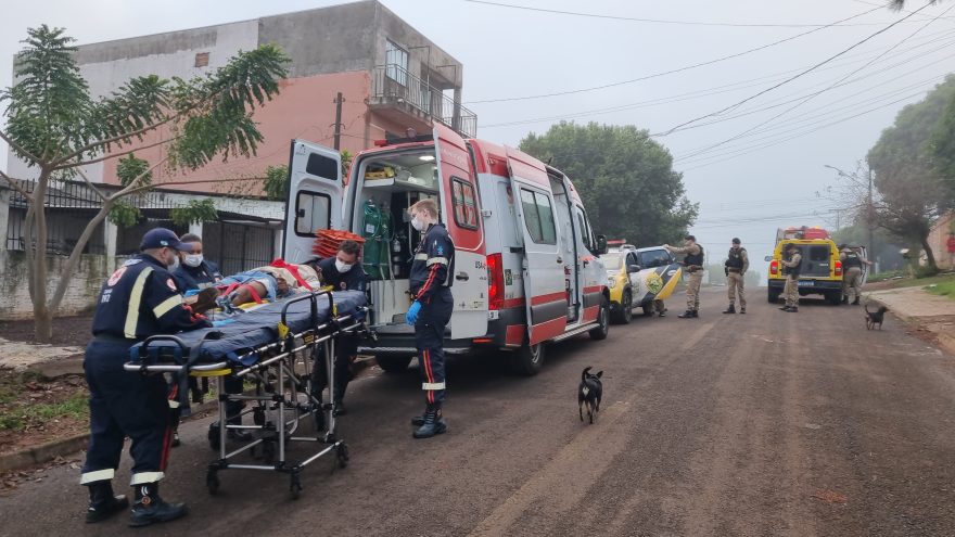 Surto amoroso termina com correria, perseguição em telhado e contenção com arma de choque