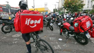 iFood anuncia mudanças, mas representantes de entregadores criticam