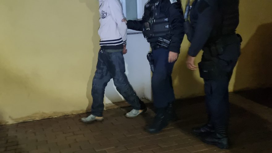 Homem é preso pela Guarda Municipal após invadir residência no bairro Canadá