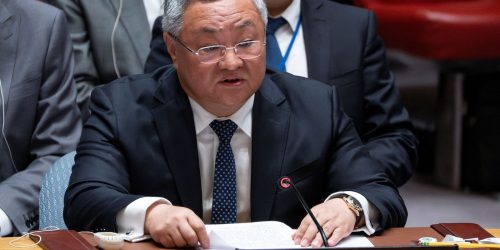 China pede cessar-fogo imediato no Irã e fim do uso da força Imagem referente a China pede cessar-fogo imediato no Irã e fim do uso da força