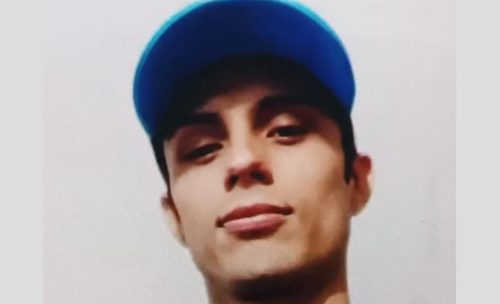 Jovem de 27 anos desaparece após sair de casa em Cascavel; família pede ajuda para encontrá-lo Imagem referente a Jovem de 27 anos desaparece após sair de casa em Cascavel; família pede ajuda para encontrá-lo