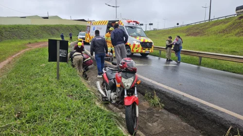 Motociclista de 23 anos fica ferido após cair na rodovia BR-369 Imagem referente a Motociclista de 23 anos fica ferido após cair na rodovia BR-369