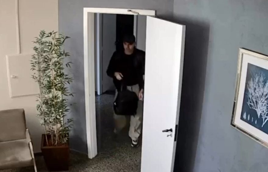 Homem invade escritório no centro de Cascavel e foge com 3 notebooks