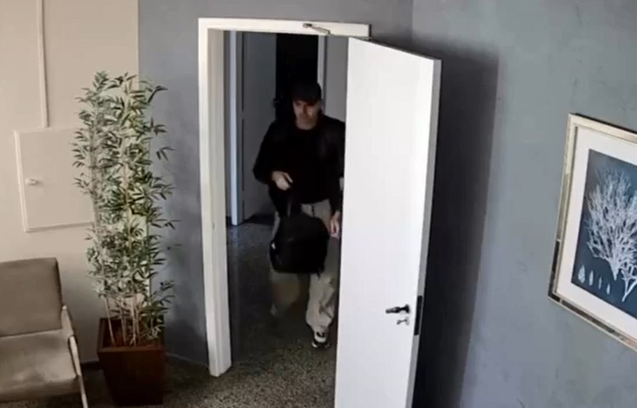 Homem invade escritório no centro de Cascavel e foge com 3 notebooks
