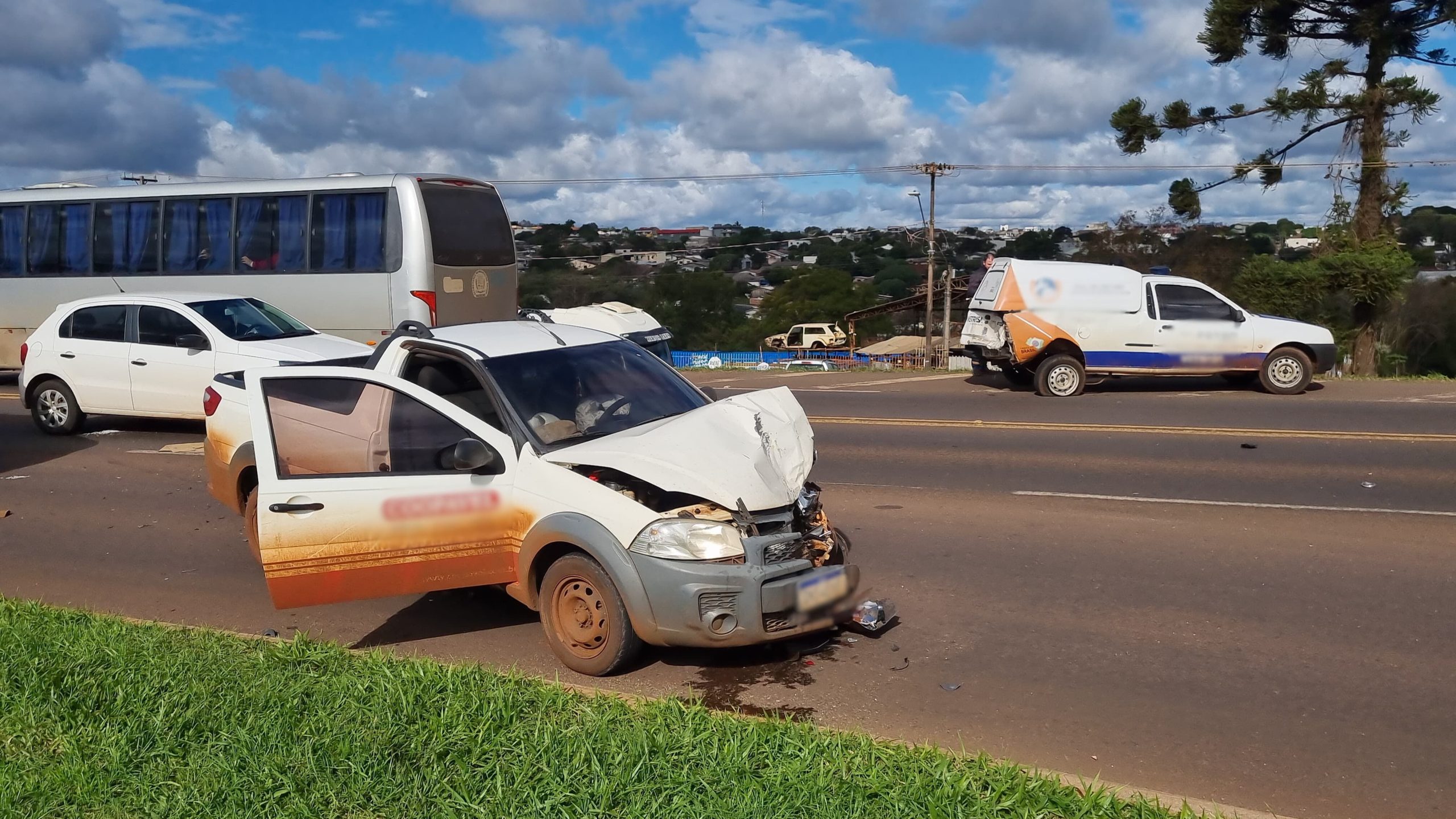 Mais uma colisão traseira é registrada na BR-277, em Cascavel Mais uma colisão traseira é registrada na BR-277, em Cascavel