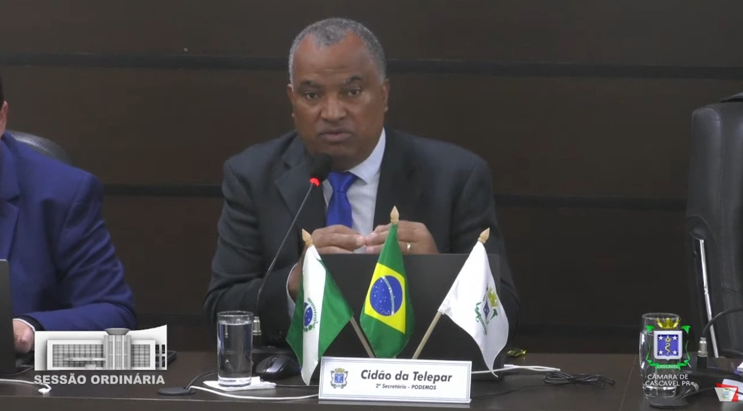 Vereadores batem boca com Cidão que diz: "Virei pinico nessa casa. Todo mundo está mijando em mim" Vereadores batem boca com Cidão que diz: "Virei pinico nessa casa. Todo mundo está mijando em mim"