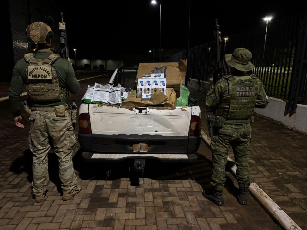 PF e BPFron apreendem veículo carregado com agrotóxicos e cigarros paraguaios em Mercedes