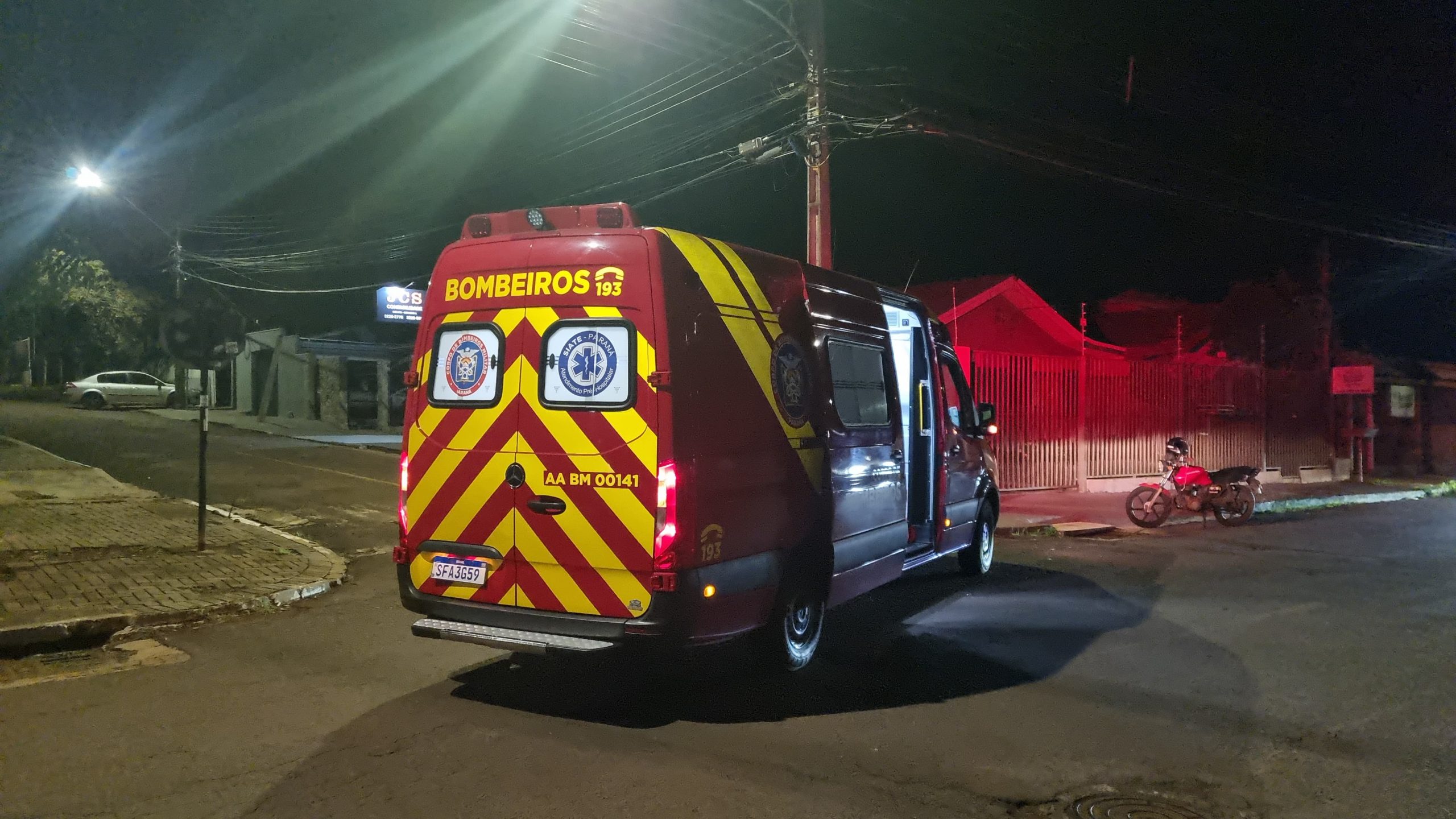 Rapaz cai de moto no Bairro Parque Verde e Siate é acionado