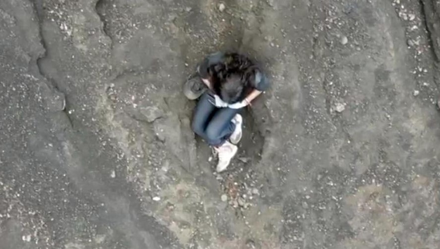 Autópsia estima tempo até morte de Juliana Marins após queda em vulcão