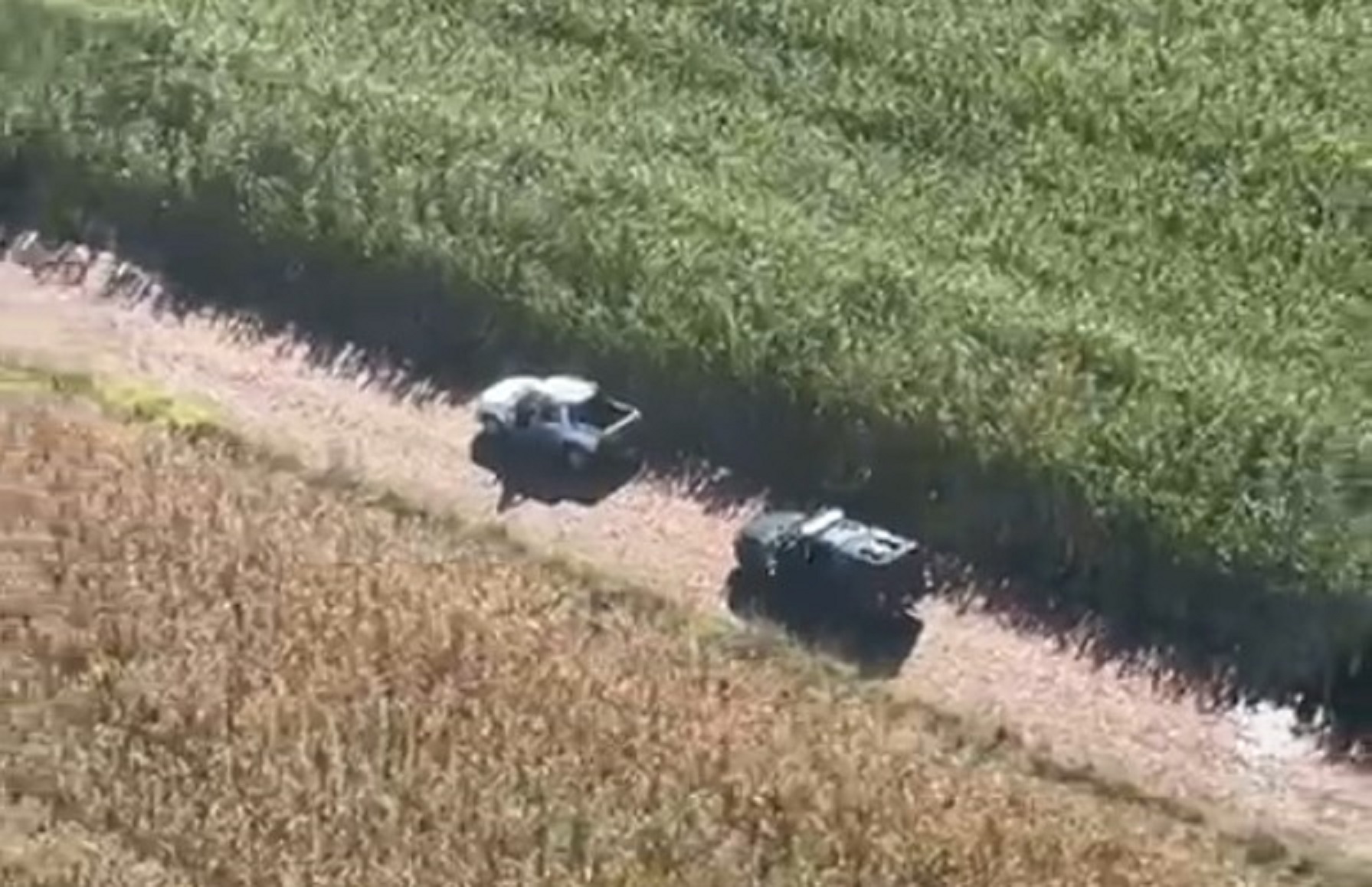 Imagens aéreas mostram cerco a veículo carregado com contrabando em Santa Tereza