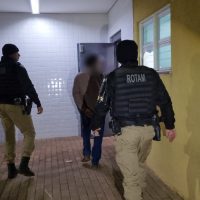 Imagem referente a Preso em Santa Lúcia: Dívida de pensão de R$ 5,9 mil leva homem à cadeia