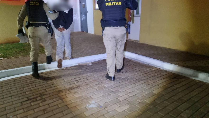 Rapaz de 27 anos é preso acusado de agredir esposa e sogra cadeirante