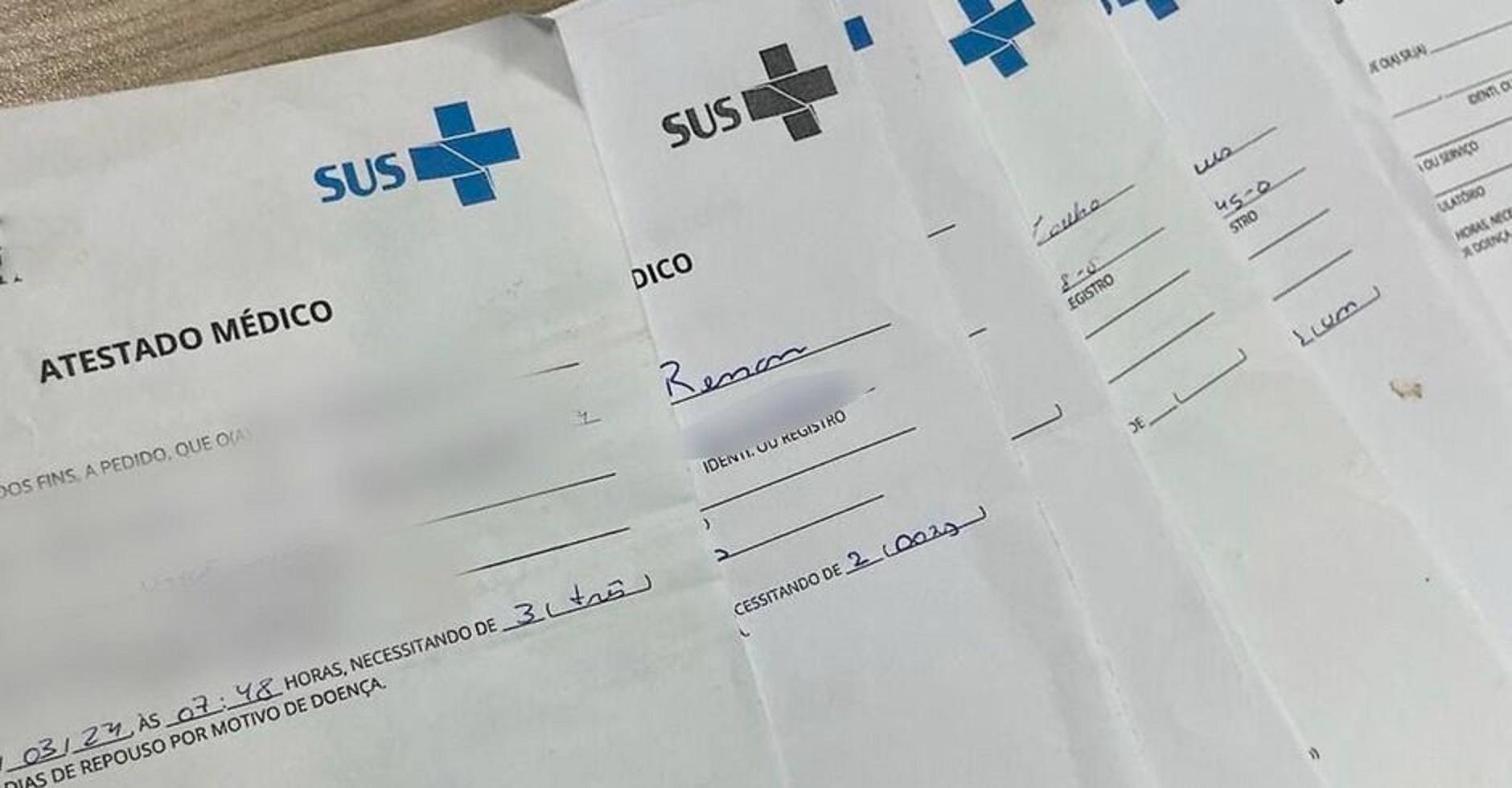 Médica flagra falsificação: atestados com carimbo falso circulam em empresa 