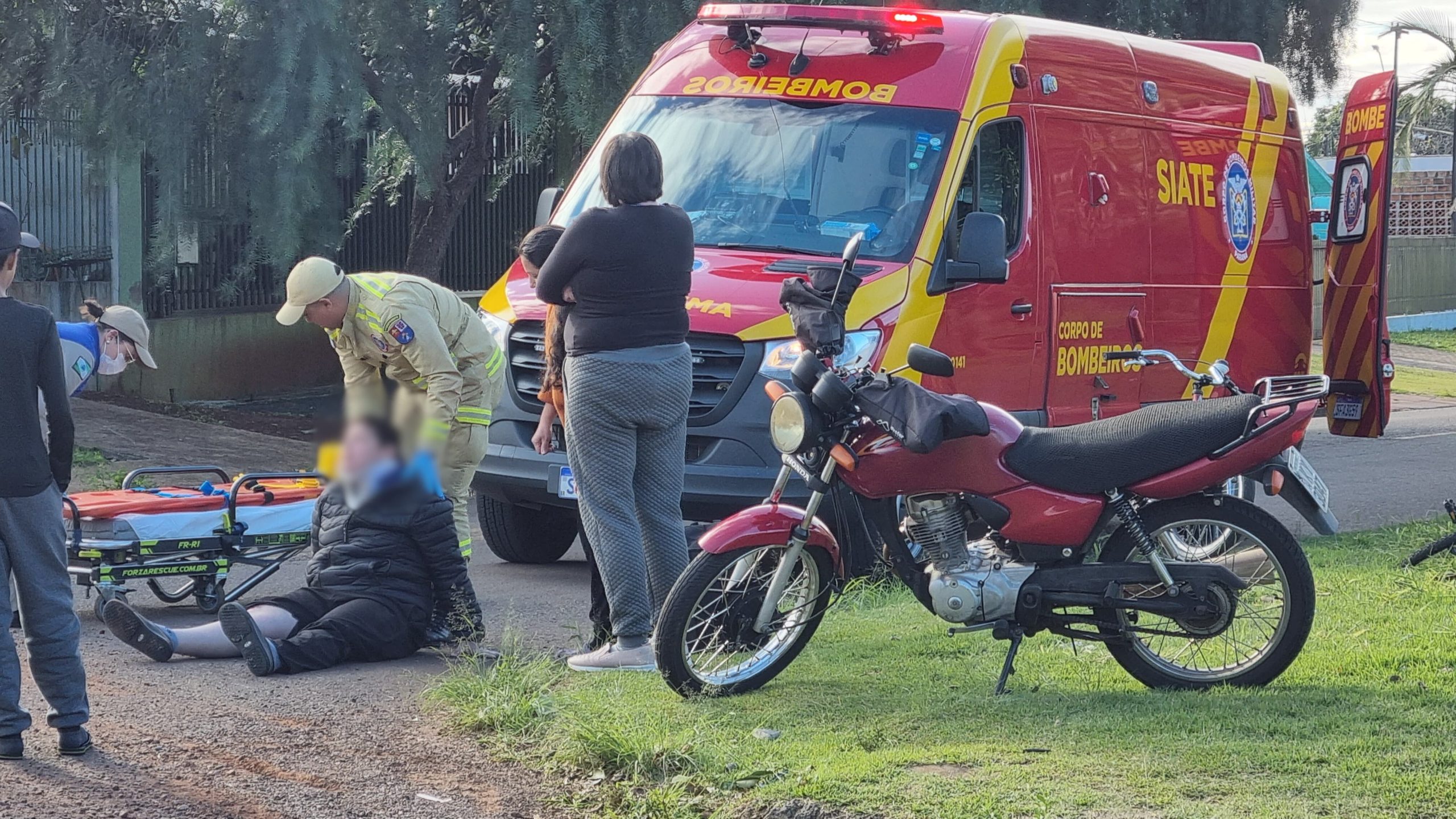 Queda de moto mobiliza Corpo de Bombeiros ao Bairro Santa Cruz Queda de moto mobiliza Corpo de Bombeiros ao Bairro Santa Cruz