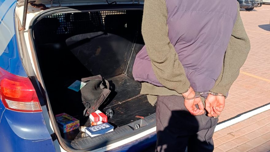 Homem é preso pela Guarda Municipal após furtar relógios, semijoias e até bala de goma no Centro de Cascavel