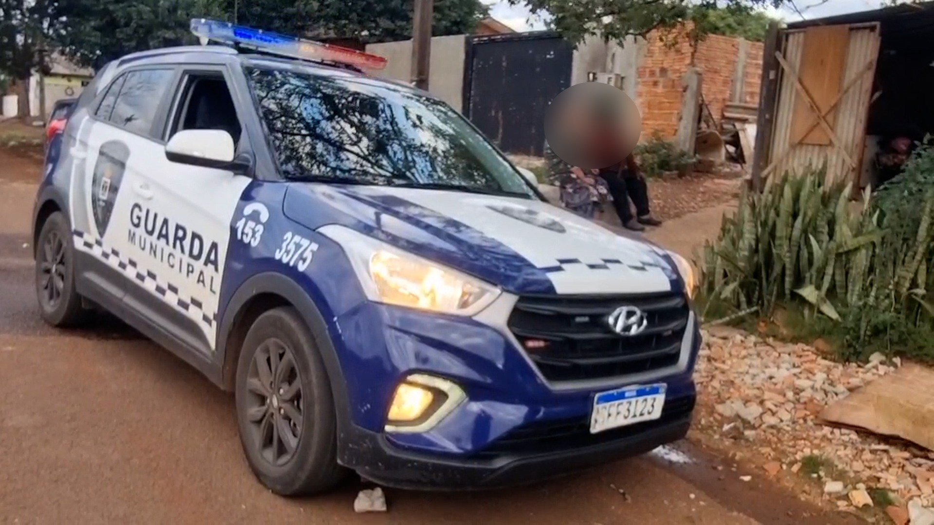 GM contém início de incêndio em residência no Bairro Cascavel Velho GM contém início de incêndio em residência no Bairro Cascavel Velho
